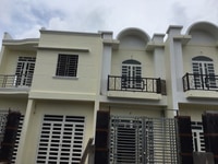 Bán nhà phố 1 trệt, 1 lầu ngay chợ Hưng Long giá 500 triệu/căn Bán nhà phố 1 trệt, 1 lầu ngay chợ Hưng Long giá 500 triệu/căn