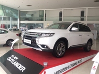 Mua xe Outlander 2019 gía tốt , hỗ trợ vay nhanh đến 80% Mua xe Outlander 2019 gía tốt , hỗ trợ vay nhanh đến 80%