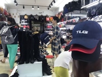 Tuyển nhân viên bán hàng túi xách thời trang Tuyển nhân viên bán hàng túi xách thời trang