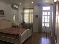 Cho thuê biệt thự Q.2,, 3 P.ngủ, full nội thất, sân vườn giá rẻ Cho thuê biệt thự Q.2,, 3 P.ngủ, full nội thất, sân vườn giá rẻ