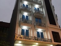 Cho thuê nhà mặt phố Khâm Thiên có 100 m2x 5 tầng, mặt tiền: 5m Cho thuê nhà mặt phố Khâm Thiên có 100 m2x 5 tầng, mặt tiền: 5m