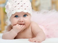 Cần gấp 1 người giữ em bé 1 người giúp việc nhà 1 người chăm sóc cụ bà Cần gấp 1 người giữ em bé 1 người giúp việc nhà 1 người chăm sóc cụ bà