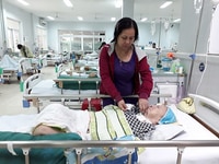 Gia đình cần tìm 1 người giữ bé 1 người giúp việc nhà 1 người chăm bà Gia đình cần tìm 1 người giữ bé 1 người giúp việc nhà 1 người chăm bà