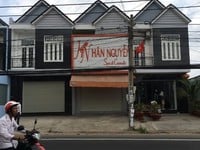 Cần tiền gấp nên bán 3 căn mặt tiền đường lý thái tổ giá 7tỷ Cần tiền gấp nên bán 3 căn mặt tiền đường lý thái tổ giá 7tỷ