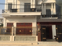 Căn biệt thự MT Nguyễn Trung Trực, 1 trệt 2 lầu, cho thuê 8.9 tr/tháng Căn biệt thự MT Nguyễn Trung Trực, 1 trệt 2 lầu, cho thuê 8.9 tr/tháng