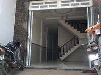 Bán căn nhà 1 trệt 2 lầu mặt tiền đường ĐT 835 giá 1,8 tỷ Bán căn nhà 1 trệt 2 lầu mặt tiền đường ĐT 835 giá 1,8 tỷ