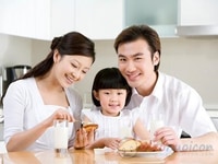 Tuyển gấp một người giúp việc nhà bao ăn ở lại Tuyển gấp một người giúp việc nhà bao ăn ở lại