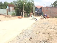 Cần bán lô đất MT liên ấp gần chợ trường học thổ cư SH DT (100m2) Cần bán lô đất MT liên ấp gần chợ trường học thổ cư SH DT (100m2)