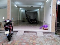 Cho thuê gấp nhà mặt phố Giáp Nhất DT:40 (m2) MT 3.4 (m) 32 triệu Cho thuê gấp nhà mặt phố Giáp Nhất DT:40 (m2) MT 3.4 (m) 32 triệu