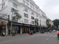 Nhà mặt phố Cát Linh - Đống Đa. DT 100m2 x 5 tầng, MT 7m, có thang máy Nhà mặt phố Cát Linh - Đống Đa. DT 100m2 x 5 tầng, MT 7m, có thang máy