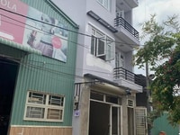 Nhà chính chủ: 1 trệt 2,5 lầu 5.5m x 23,5m DTSD 200m2 giá 4,5 tỷ Nhà chính chủ: 1 trệt 2,5 lầu 5.5m x 23,5m DTSD 200m2 giá 4,5 tỷ