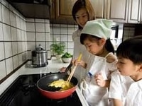 Mình đang cần gấp 1 nữ giúp việc tuổi từ 40-55, ưu tiên người miền Tây Mình đang cần gấp 1 nữ giúp việc tuổi từ 40-55, ưu tiên người miền Tây