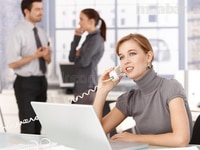 Tuyển nhân viên Nữ trên 20 tuổi Trực Điện Thoại tại quầy Tuyển nhân viên Nữ trên 20 tuổi Trực Điện Thoại tại quầy