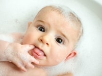 Nhà cần tìm 1 người giữ trẻ 1 người giúp việc nhà 1 người chăm bà Nhà cần tìm 1 người giữ trẻ 1 người giúp việc nhà 1 người chăm bà