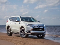 Xe 7 chỗ Pajero Sport - Số sàn - Máy dầu - Giao xe ngay Xe 7 chỗ Pajero Sport - Số sàn - Máy dầu - Giao xe ngay