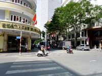 Bán nhà MT Đông Du ngay Đồng Khởi, DT 4.1x18m. Đang cho thuê 250 tr/th Bán nhà MT Đông Du ngay Đồng Khởi, DT 4.1x18m. Đang cho thuê 250 tr/th