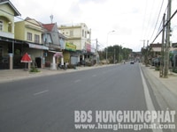Cần bán gấp căn nhà ngày chính giữa trung tâm chợ Cần bán gấp căn nhà ngày chính giữa trung tâm chợ
