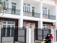 Cần bán nhà gấp trả góp1 trệt,1 lầu,4 phòng ngủ,2WC,DT 5x20m với 860tr Cần bán nhà gấp trả góp1 trệt,1 lầu,4 phòng ngủ,2WC,DT 5x20m với 860tr