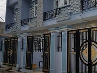 Cần bán gấp dãy nhà 4 căn đang cho thuê, *2 tỷ 2*, 240m2 Cần bán gấp dãy nhà 4 căn đang cho thuê, *2 tỷ 2*, 240m2