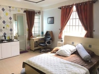 Bãi xe rộng, an ninh, đủ nội thất, Gần ĐH Hutech, cửa đổ rộng Bãi xe rộng, an ninh, đủ nội thất, Gần ĐH Hutech, cửa đổ rộng