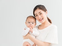 Nhà cần tìm 1 người giữ em bé 1 người giúp việc nhà 1 người chăm bà Nhà cần tìm 1 người giữ em bé 1 người giúp việc nhà 1 người chăm bà