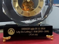 Đồng hồ để bàn pha lê, quà tặng pha lê, đồng hồ để bàn in logo Đồng hồ để bàn pha lê, quà tặng pha lê, đồng hồ để bàn in logo