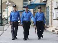 uyển 10 nam nữ bảo vệ quẹt thẻ, giữ giỏ siêu thị, tòa nha, nhà máy uyển 10 nam nữ bảo vệ quẹt thẻ, giữ giỏ siêu thị, tòa nha, nhà máy