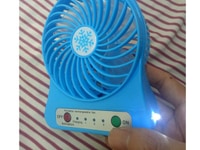 Quạt sạc mini để bàn PORTABLE FAN Quạt sạc mini để bàn PORTABLE FAN