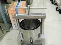 Máy vắt ép nước cốt dừa bằng tay Máy vắt ép nước cốt dừa bằng tay