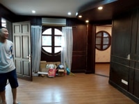 Cho thuê căn hộ tập thể 80m ở Núi Trúc-Bà Đình 5,5 triệu. Cho thuê căn hộ tập thể 80m ở Núi Trúc-Bà Đình 5,5 triệu.