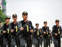 Tuyển nam nữ bảo vệ giám át camera, quẹt thẻ xe nhận việc ngay<. Tuyển nam nữ bảo vệ giám át camera, quẹt thẻ xe nhận việc ngay<.