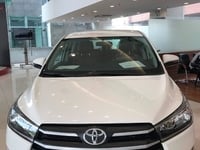 Bán xe INNOVA E MT mẫu mới giảm giá cực sốc giao liền tay Bán xe INNOVA E MT mẫu mới giảm giá cực sốc giao liền tay