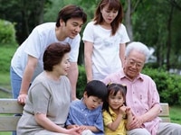 Nhà cần tìm 1 người giữ em bé 1 người giúp việc nhà 1 người chăm bà Nhà cần tìm 1 người giữ em bé 1 người giúp việc nhà 1 người chăm bà