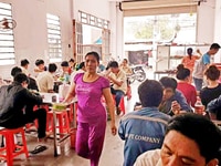 Sang gấp ngay trong tháng quán cơm đang có khách đông, vào là bán ngay Sang gấp ngay trong tháng quán cơm đang có khách đông, vào là bán ngay