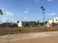 Cần bán 300m2 đất ngay chợ tự phát công nhân qua lại nhiều, thổ cư hết Cần bán 300m2 đất ngay chợ tự phát công nhân qua lại nhiều, thổ cư hết
