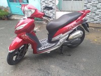 Xe Shark Fi 125 màu đỏ bac, chạy rất êm và đầm Xe Shark Fi 125 màu đỏ bac, chạy rất êm và đầm