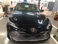 Camry 2.0G màu đen giao ngay xe mới 100% Camry 2.0G màu đen giao ngay xe mới 100%
