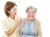 Yêu cầu tìm người chăm sóc người già Yêu cầu tìm người chăm sóc người già