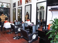 Salon TócXinh Quận5, tuyển: 6 thợ LàmMóng, 7 thợ GộiĐầu. Salon TócXinh Quận5, tuyển: 6 thợ LàmMóng, 7 thợ GộiĐầu.