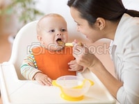 Tuyển người chăm em bé làm ở lại, công việc nhẹ nhàng và lương cao Tuyển người chăm em bé làm ở lại, công việc nhẹ nhàng và lương cao