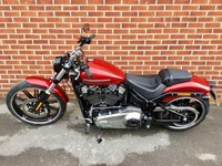 Cần bán HARLEY-DAVIDSON Fat Bob 114 2018 màu đỏ Cần bán HARLEY-DAVIDSON Fat Bob 114 2018 màu đỏ