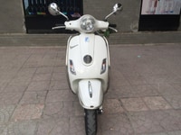 Vespa màu trắng chính chủ sử dụng Vespa màu trắng chính chủ sử dụng