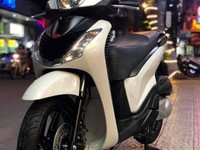 Bán xe Honda SHi 150cc nhập khẩu, màu trắng, đời 2013, còn mới Bán xe Honda SHi 150cc nhập khẩu, màu trắng, đời 2013, còn mới
