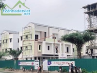 Còn một căn liền kề vị trí đẹp Còn một căn liền kề vị trí đẹp