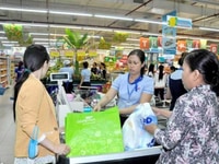 Tuyển gấp 3 nhân viên nam nữ đứng quầy bán hàng trực tiếp Tuyển gấp 3 nhân viên nam nữ đứng quầy bán hàng trực tiếp