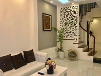 Cho thuê nhà chùa láng 4 tầng 55m 13 tr ở gia đình Cho thuê nhà chùa láng 4 tầng 55m 13 tr ở gia đình