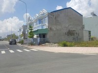 Bán nhà hoàn thiện 1 trệt 1 lầu cho ngời thu nhập thấp ngay trung tâm Bán nhà hoàn thiện 1 trệt 1 lầu cho ngời thu nhập thấp ngay trung tâm