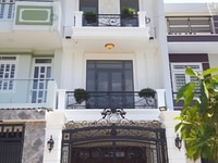 Chính chủ, cần bán nhà phố cao cấp trong khu dân cư hiện hữu Q9 Chính chủ, cần bán nhà phố cao cấp trong khu dân cư hiện hữu Q9