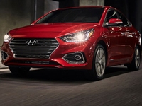 Bán xe Hyundai Accent Đặc Biệt Đỏ và Vàng Cát giao ngay KM 15 triệu Bán xe Hyundai Accent Đặc Biệt Đỏ và Vàng Cát giao ngay KM 15 triệu