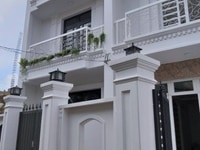 Bán nhà phố 1 trệt, 1 lầu ngay chợ Hưng Long giá 500 triệu/căn Bán nhà phố 1 trệt, 1 lầu ngay chợ Hưng Long giá 500 triệu/căn